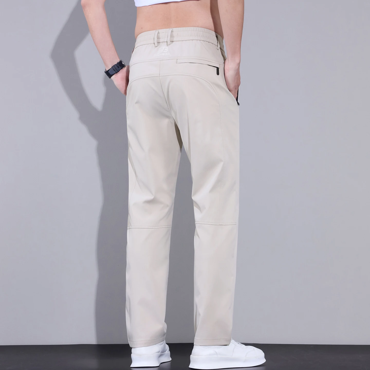 

Летние мужские деловые брюки с эластичной талией, из лёгкого дышащего материала, подходят для офиса, путешествий и повседневной носки.