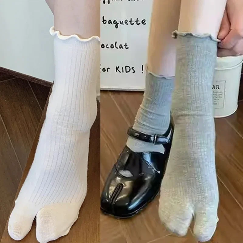 Harajuku Ruffle Wood Ear Edge Mid-tube Sock Black White Grey Split Toe Socks for Women Men High Quality Soft Cotton Sockings