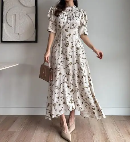 2025年レディース新作 ウエストシェイプ ロングスカートスタイル おしゃれで上品なサテン プリント レースアップワンピース