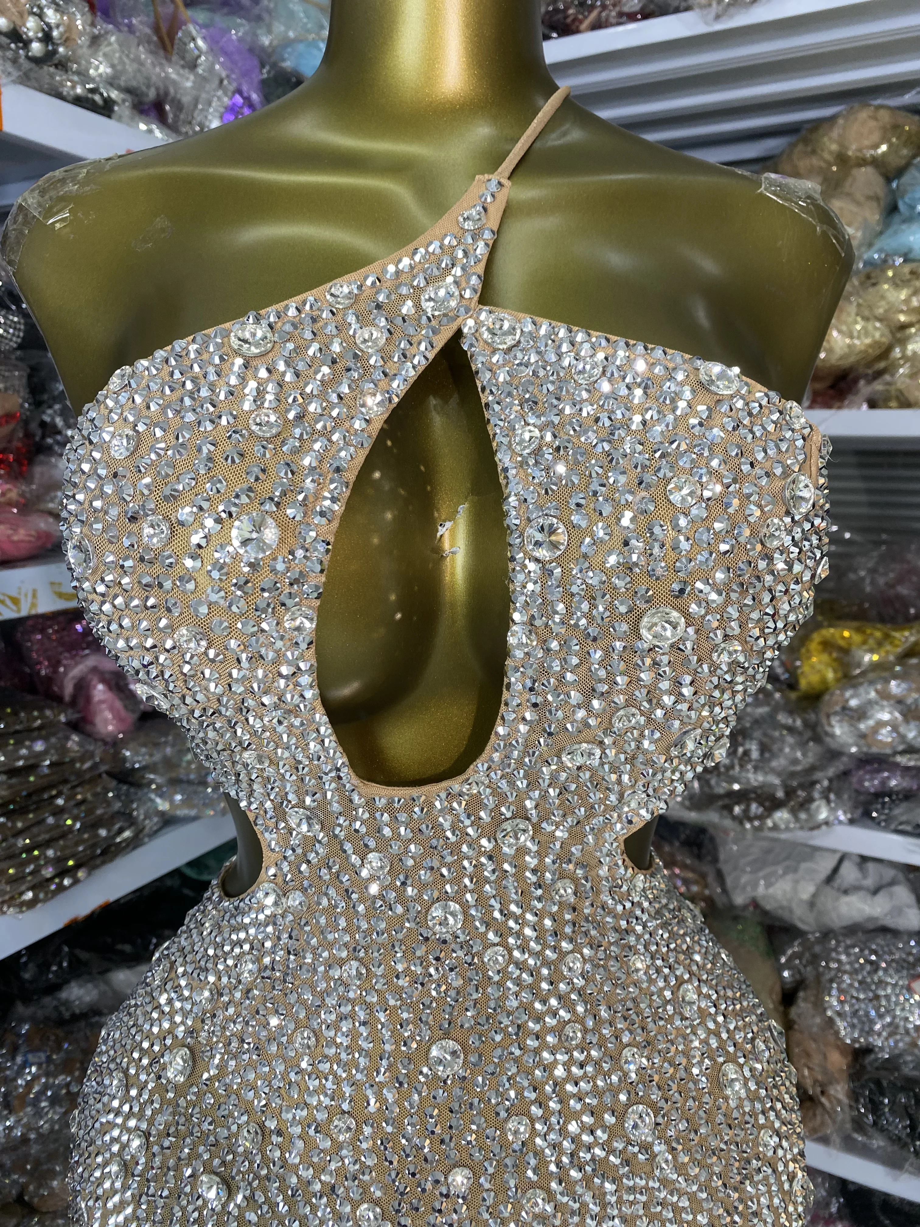 Minivestido Sexy transparente con recortes de malla y diamantes de imitación brillantes para mujer, vestido transparente para fiesta y Club nocturno, trajes de escenario para DJ Gogo