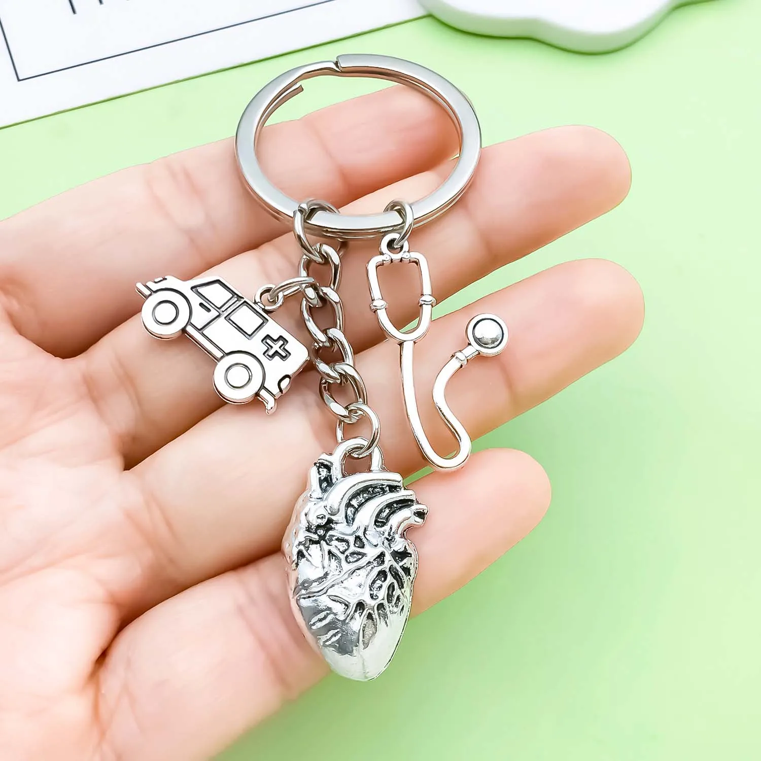 1pc Medical Doctor/Nurse Keychain, Alloy heart, Stethoscope, Ambulance Charms Key Ring, For Car Keys, Backpacks, Wallets
