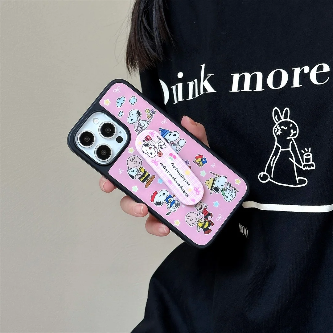 

ins creative Cute Snoopy Charlie Brown Funny cartoon Snoopy Band aid Bracket Phone Case For iPhone 13 14 15 16 Pro Max Cover