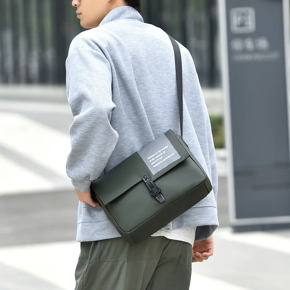 

Waterproof leather film men's crossbody bag, flip cover lock, commuter men's bag, large capacity, simple single-shoulder bag