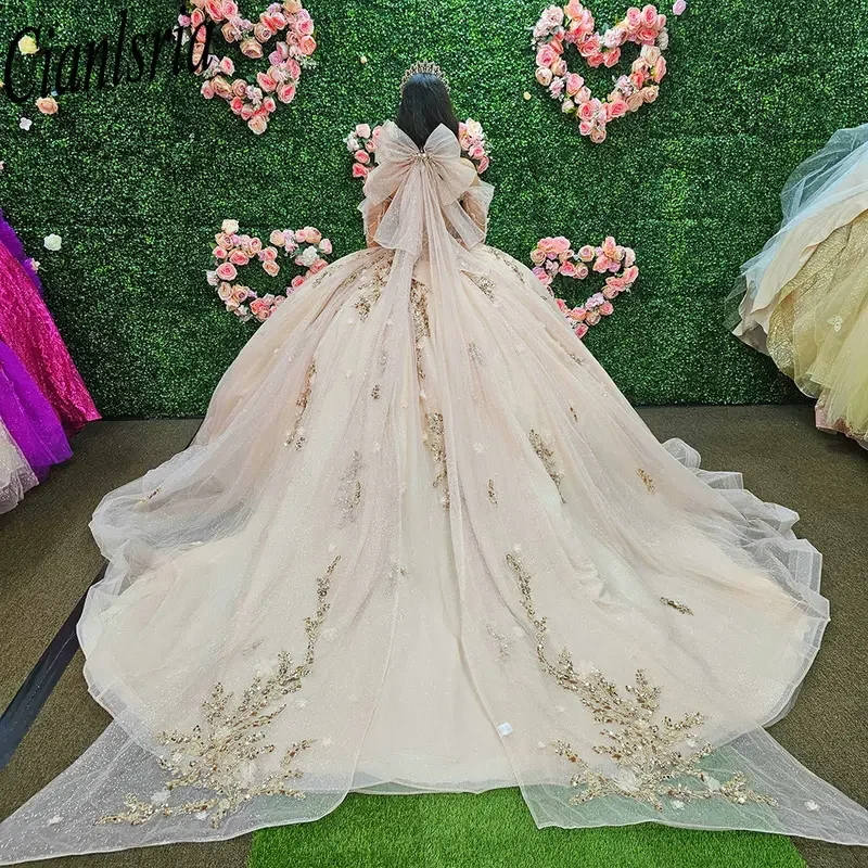 Champagne Perline Nappa Fiocco Abiti Quinceanera Abito da ballo Applicazioni di paillettes Pizzo Dolce 15 anni Messicano Personalizzato
