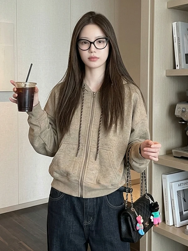 

Весна 2026: Уникальная женская повседневная комфортная верхняя одежда — свободная толстовка-куртка с капюшоном на молнии, визуально стройнящая фигуру, с длинными рукавами