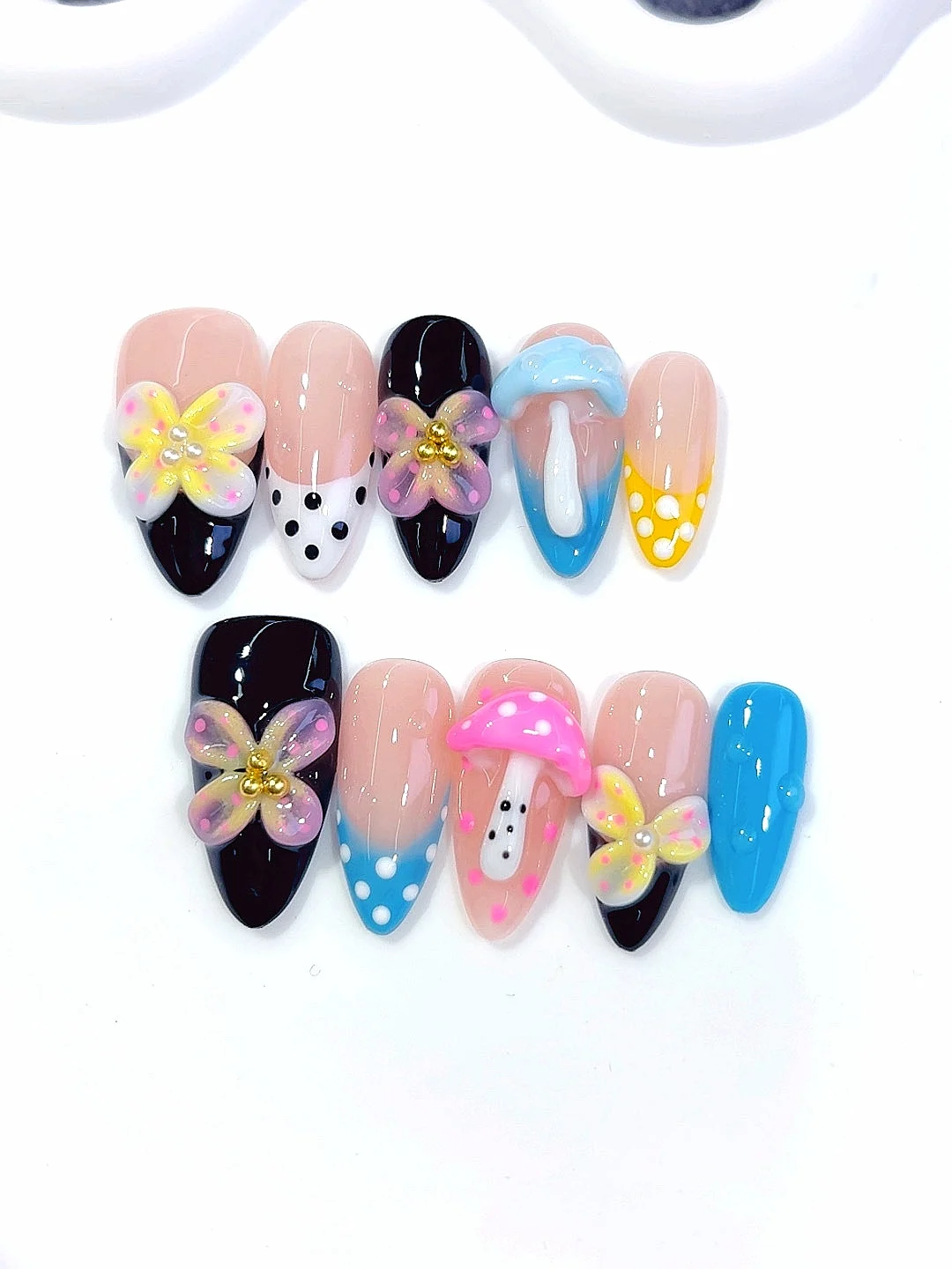 Пресс для красочных грибов и цветов миндаля на ногтях (D583)