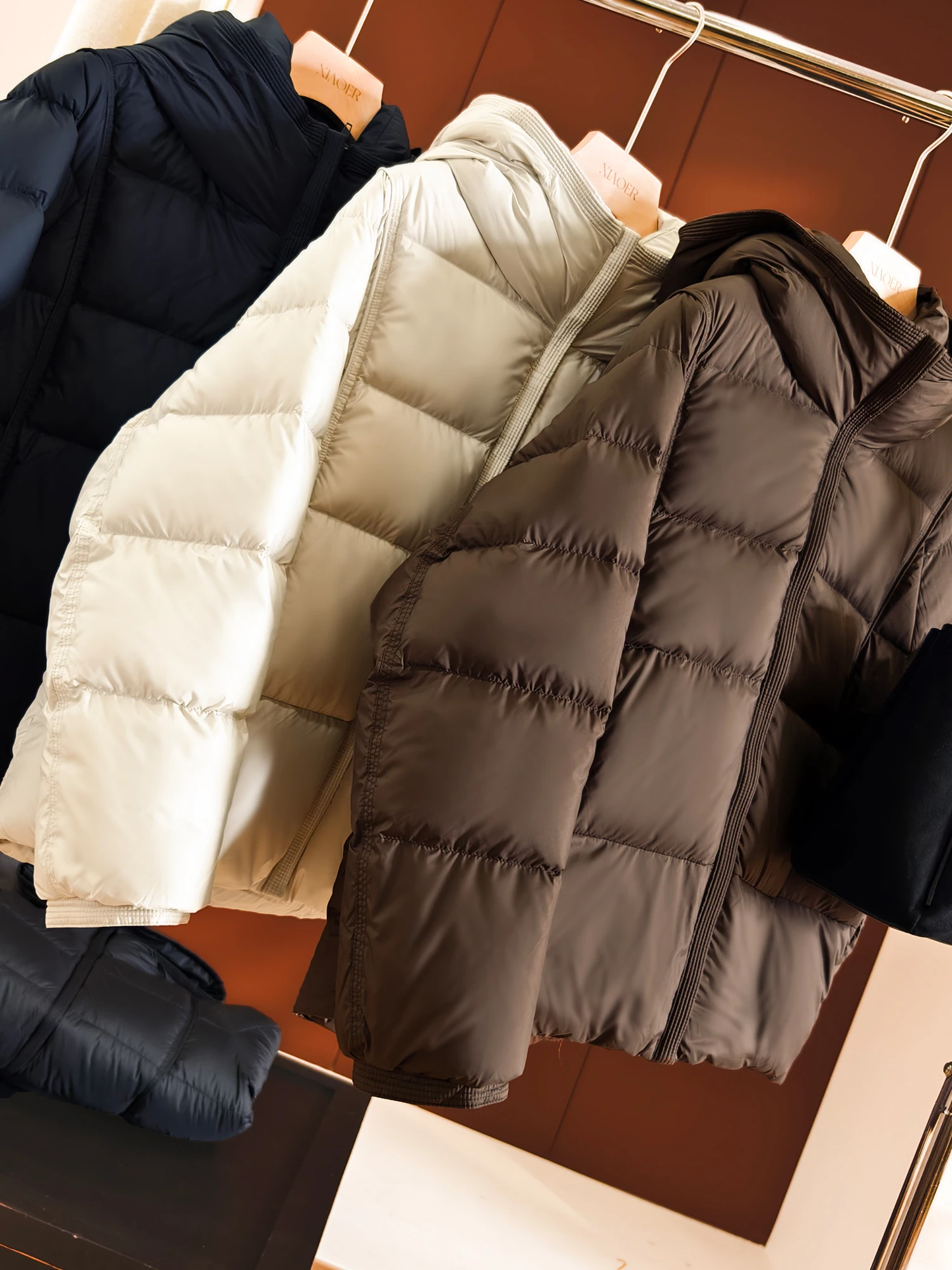 

Женская утепленная куртка-пуховик с капюшоном на молнии, с многоцветным узором, повседневная, с длинными рукавами, стандартный крой