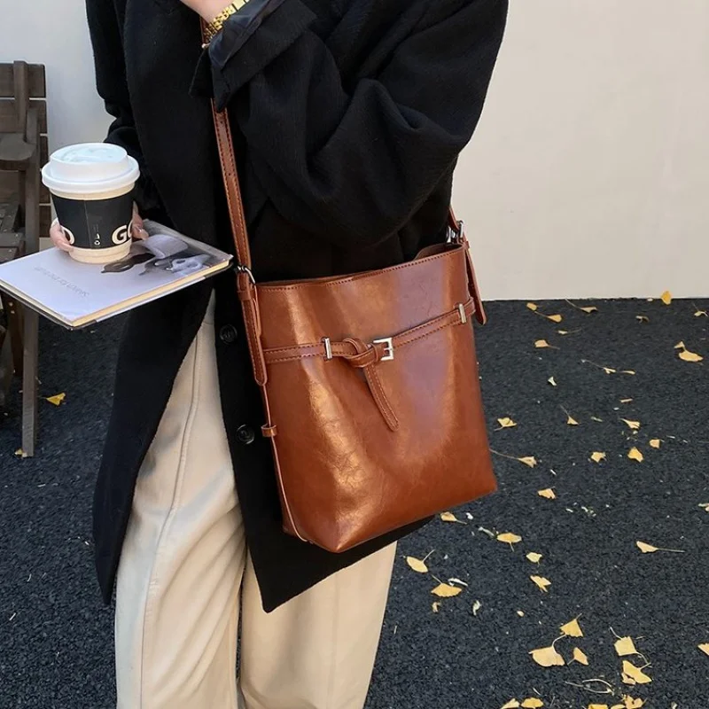 

Casual Simple Vintage Women Luxury Tote Bag High End Leather Classic Elegant Design Fashion Ladies Crossbody Messenger Bag