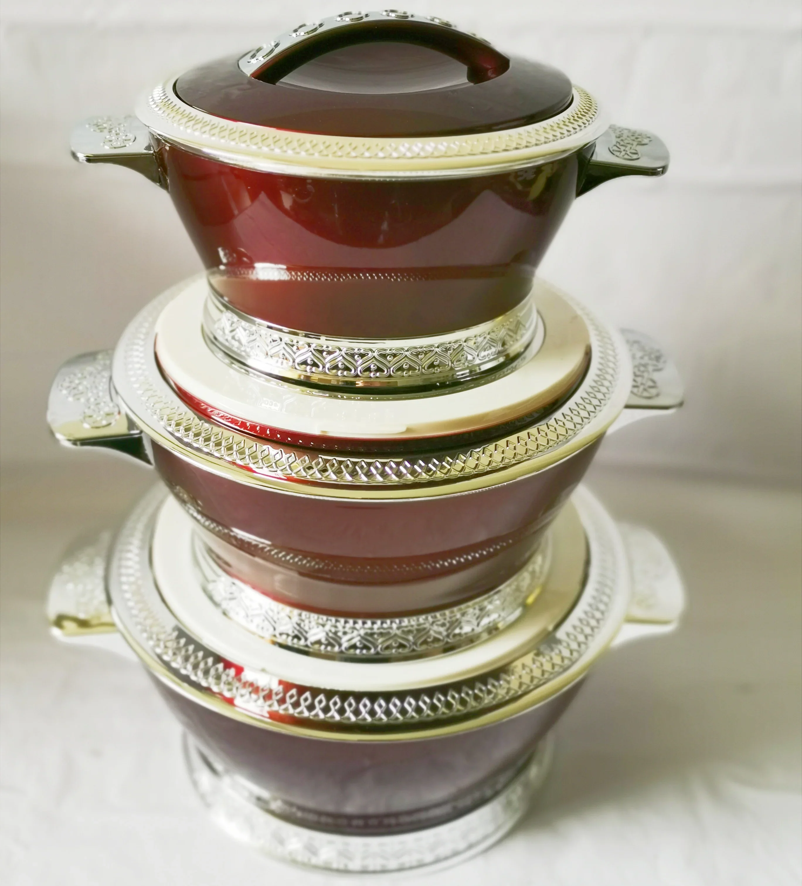 Penghangat makanan perjalanan