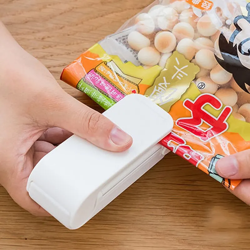 Mini Plastic Bag Sealer Portable Clip Sealer For Storing Food And Snacks Kitchen Gadget Snack Bag Holder