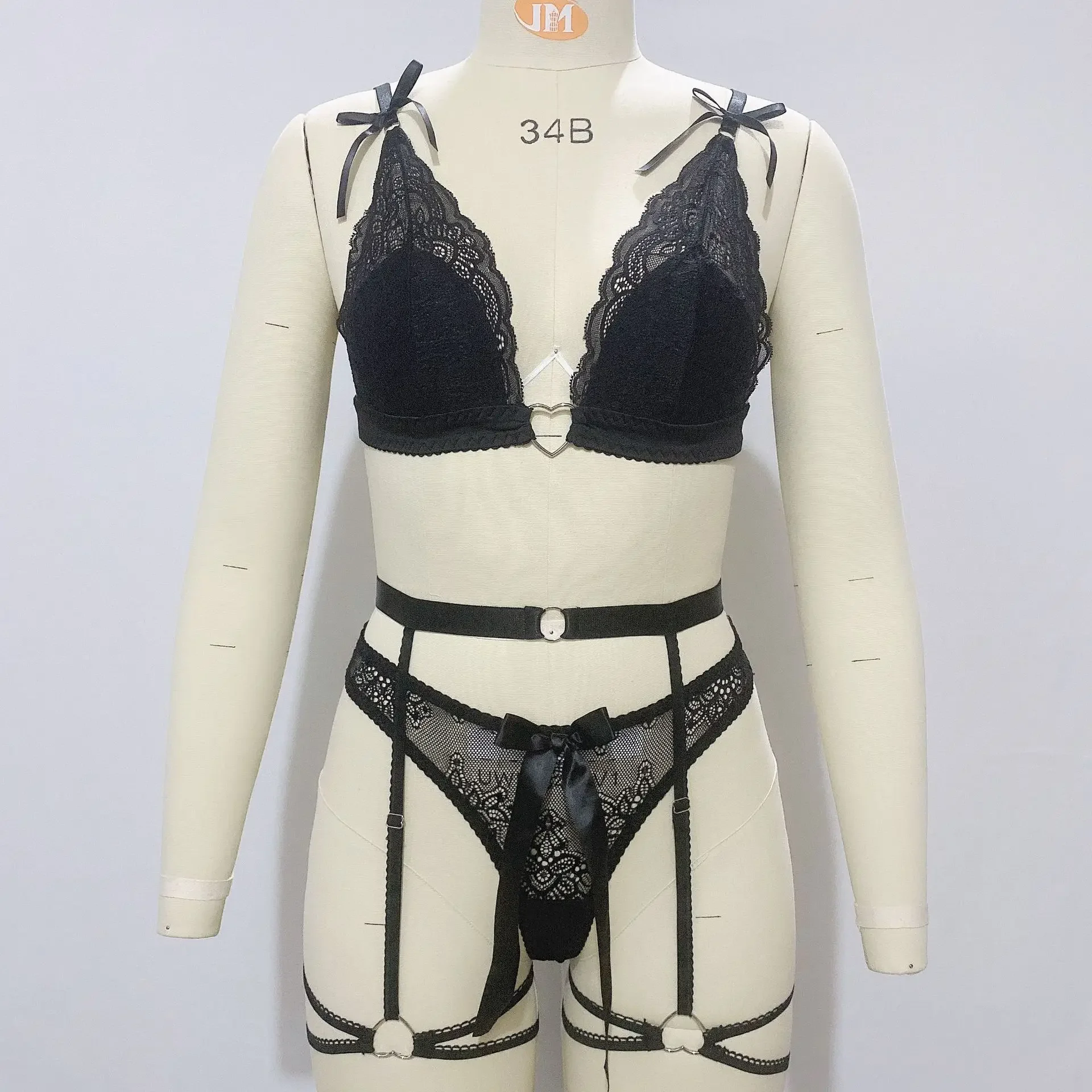 حمالات صدر عصرية جديدة بدون حلقات فولاذية على Aliexpress وأمازون؛ مجموعة ملابس داخلية مثيرة شفافة من الدانتيل الأسود لـ #3