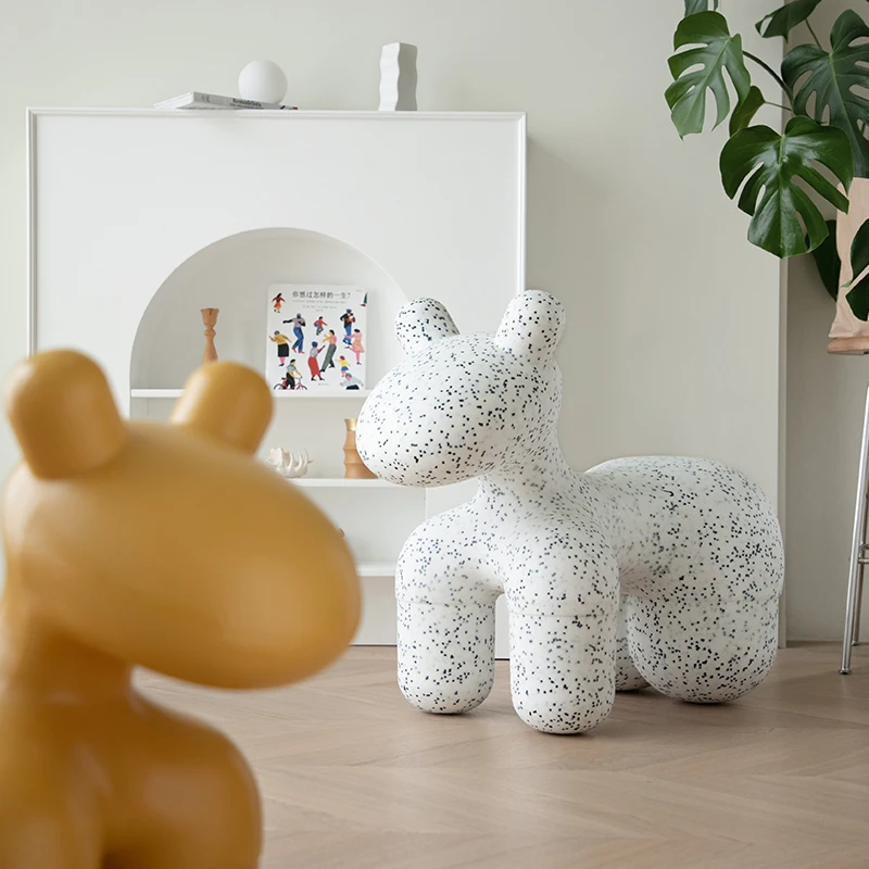 Chaise de poney de célébrité d'internet pour des enfants, jouets créatifs de bande dessinée, chaise animale de jardin d'enfants, protection de l'environnement