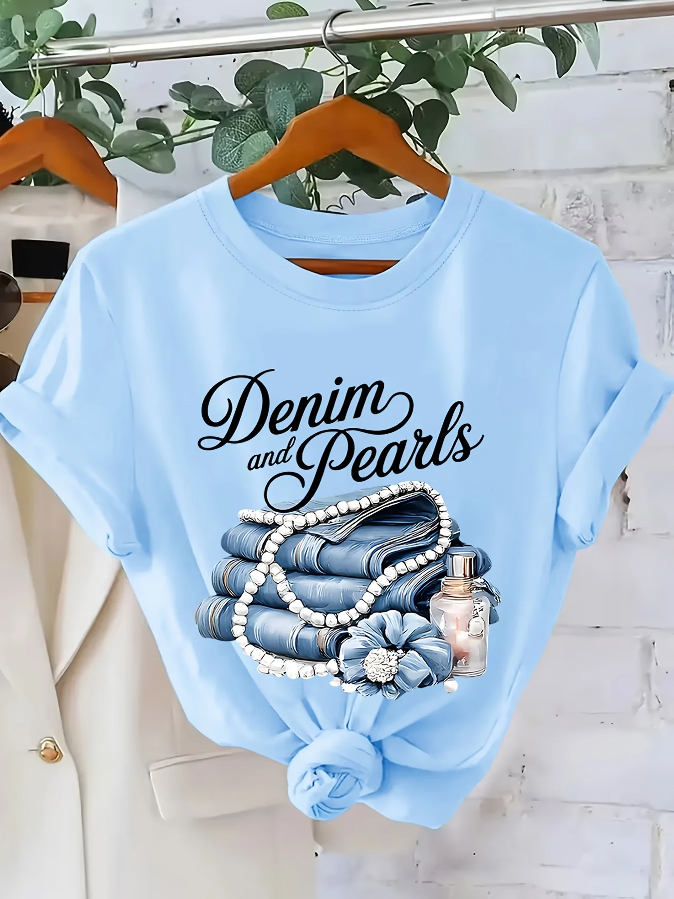 Printed Design Not Textured Pattern Round Neck T-shirt Women's Casual Fashion Top Outdoor and Indoor Cute Wearing