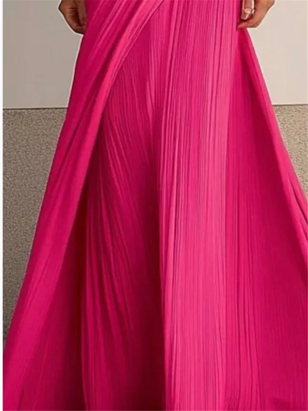 ชุดราตรีเดรสยาวทรงเข้ารูป ไหล่เดียว จีบเต็มตัว เรียบหรู ดูดี มีเสน่ห์ เหมาะสำหรับงานปาร์ตี้หรืองานพรอม ลดราคาพิเศษ