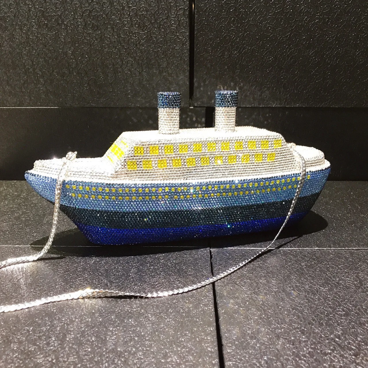

Cruise Ship Shape Diamond-encrusted Dinner Bag Ship Full Of Diamonds Crystal Banquet Personalized Clutch Women's Bag Bolso Mujer