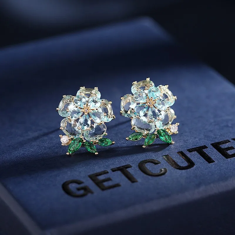 Модные цветные серьги-гвоздики с инкрустацией медным цирконом и индивидуальным сладким цветком, легкие серьги-гвоздики в роскошном стиле с нишевым дизайном