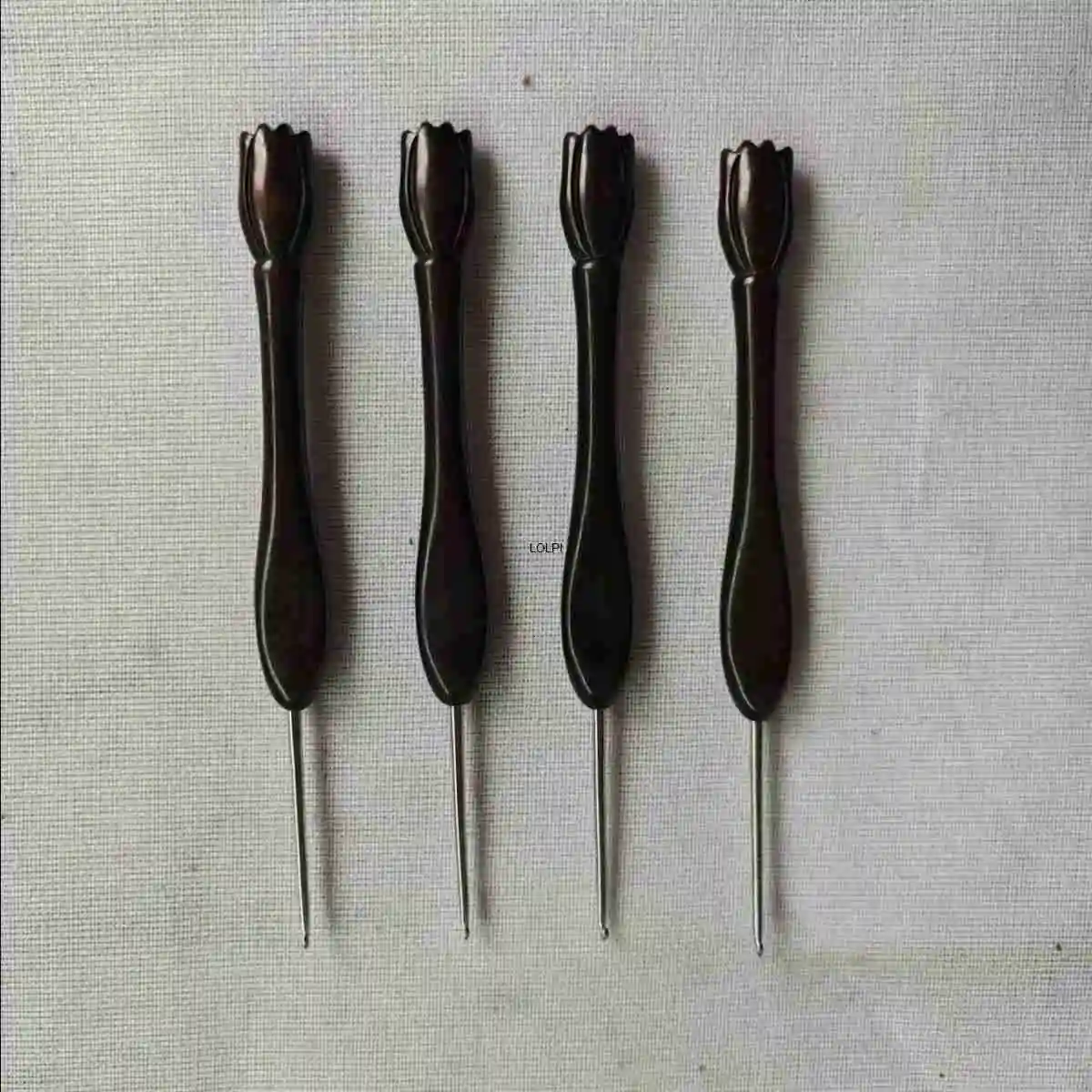 

Black Sandalwood Tulip Handle Crochet Hook, Hand Polished Stainless Steel Needle, Doll Yarn Diy Weaving