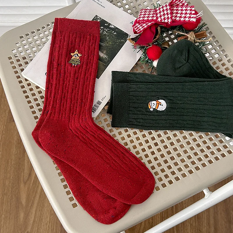 New Women\'s Socks Fashion Cartoon Embroidery Chirstmas Socks Female Thick Warm Novelties Girls New Year Socks Simple Trendy Soft