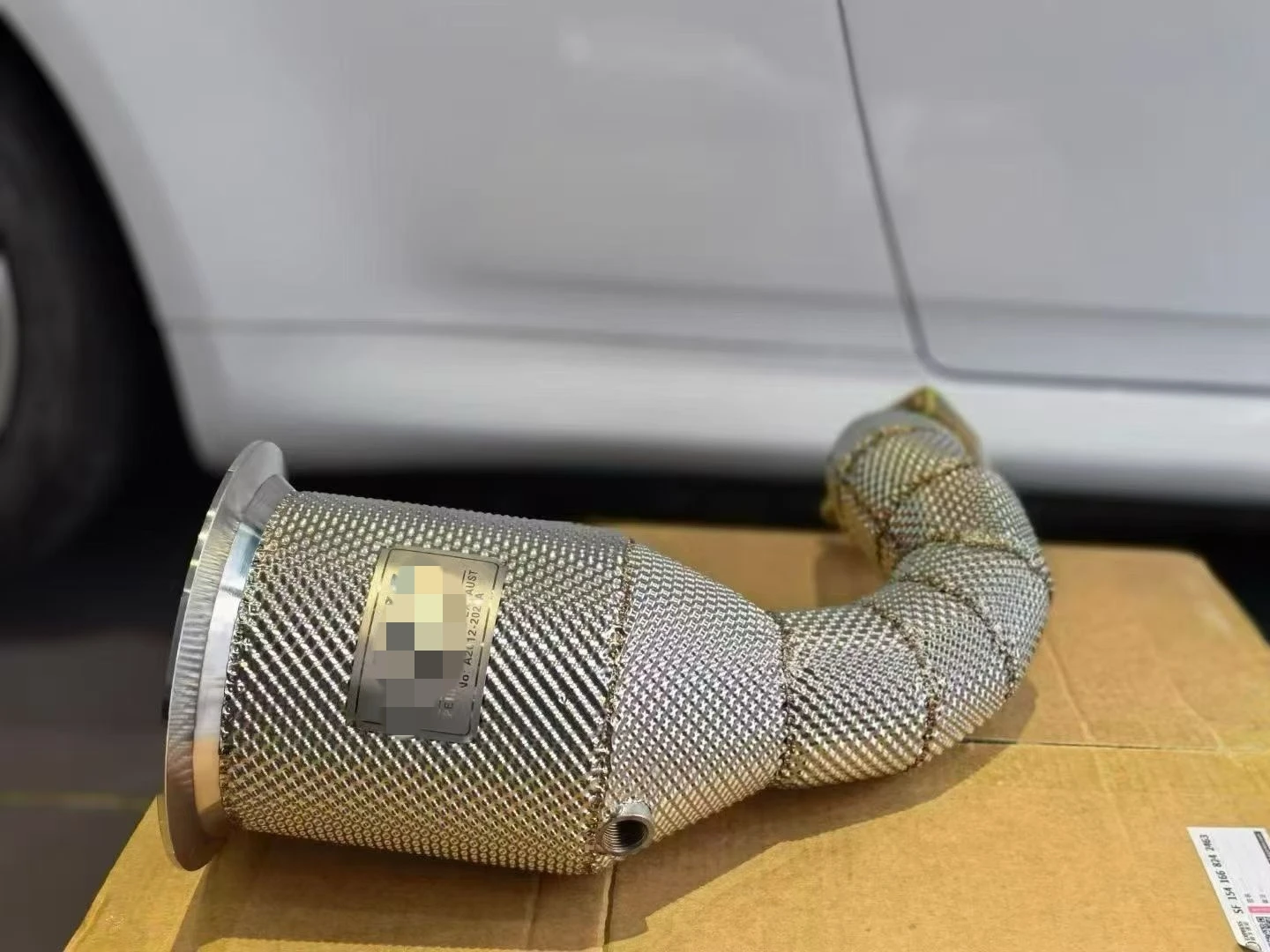 ACE SUS304 Hochwertiges Auspuff-Katalysator-Downpipe für Porsche Cayenne 2017-2019 3.0T mit Hitzeschild Auspuffrohre – Detail 11