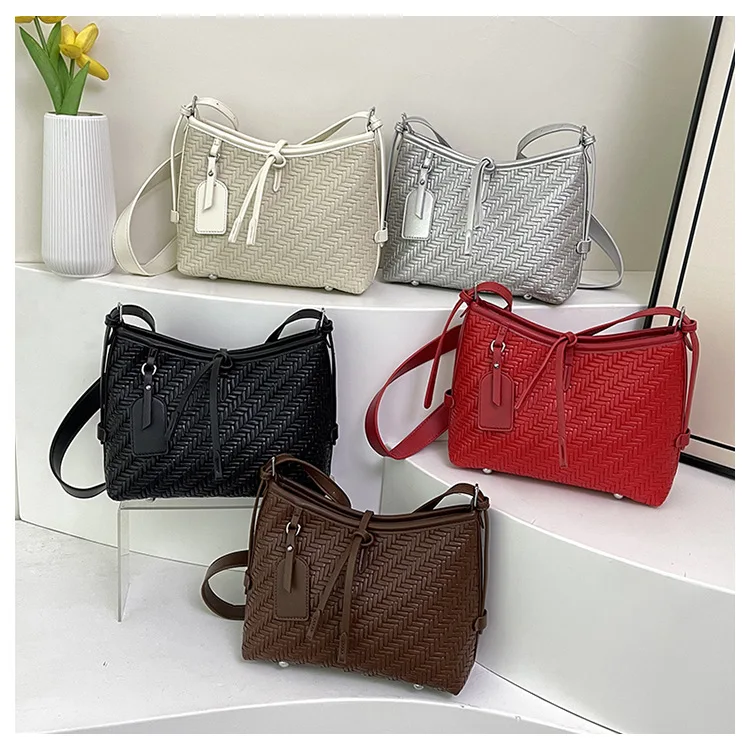 

Trending! Shoulder Crossbody Tote Bag 2025 Women's New Woven Bag, European and American Summer Popular Casual Commuter Bag