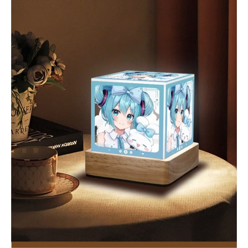 Hatsune Miku USB Cube Lampu Malam Anime Dekorasi Meja Minimalis Dekorasi Desktop Ornamen Dekoratif Kelas Atas Hadiah Lucu