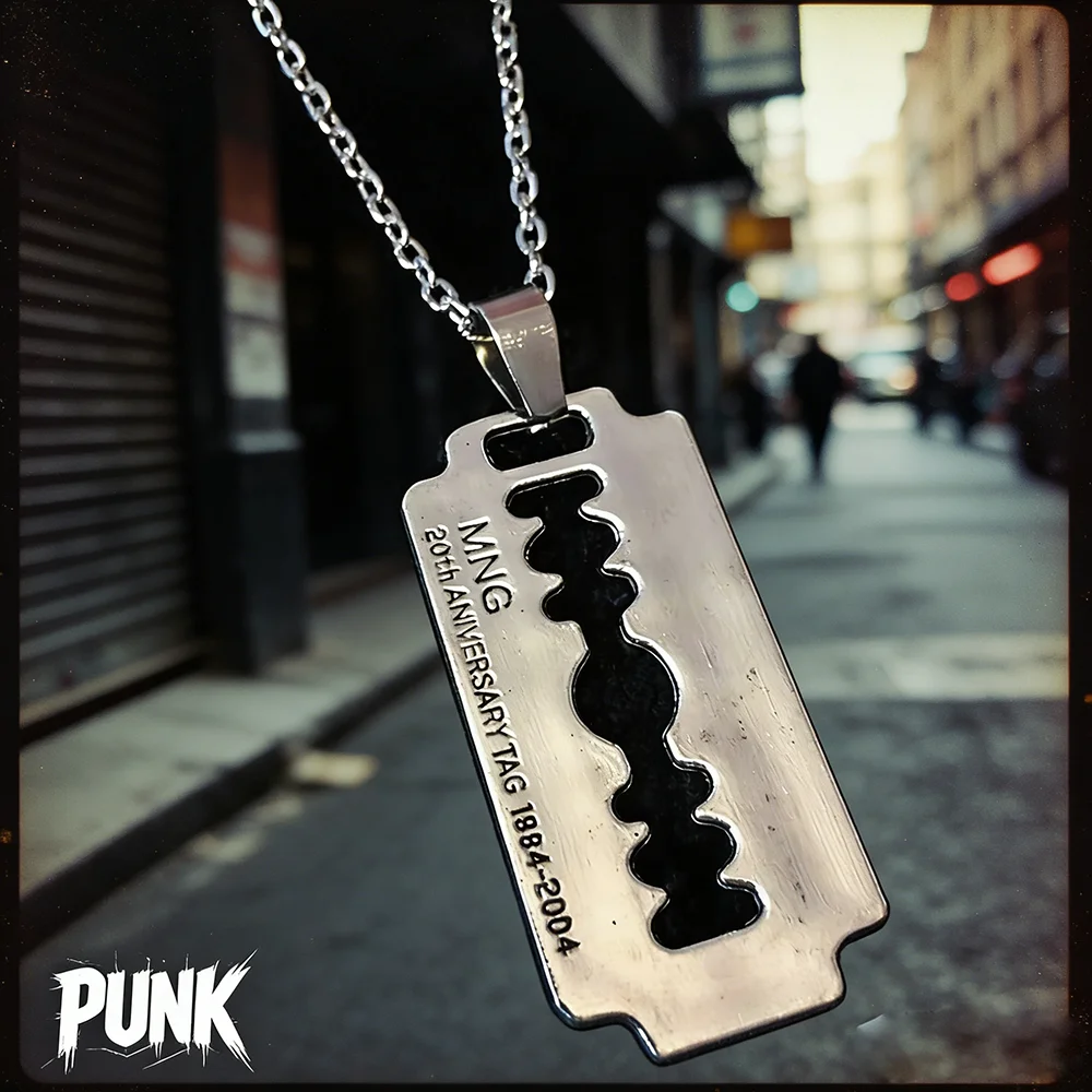 Y2K Aesthetic Razor Blade Pendant Necklace, Vintage Punk Goth Grunge Alloy Jewelry for Men and Women Edgy Street Style Accessory
