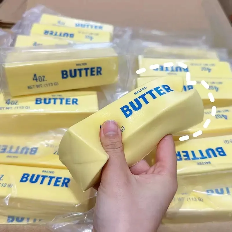 Auf Lager: Weicher, langsam rückfedernder Butter-Stick-Quetschspielzeug – Realistische Butter-Sticks als Entspannungs-Fidget-Spielzeug, niedliche Spielzeuge
