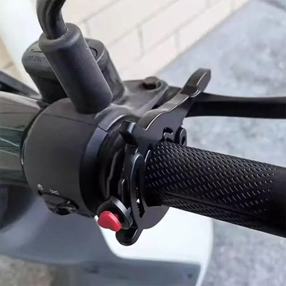 New Motorcycle Cruise Control Throttle Accelerator Assist Grips High Grade Aluminum Lock Assist Retainer Motorcycle Accessories