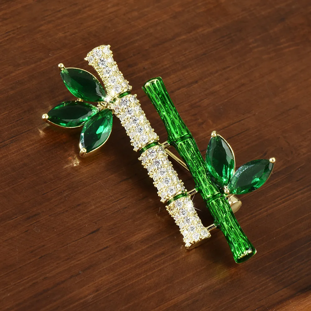 

The Peace bamboo brooch is a high-end and creative women's suit accessory that is fashionable and elegant