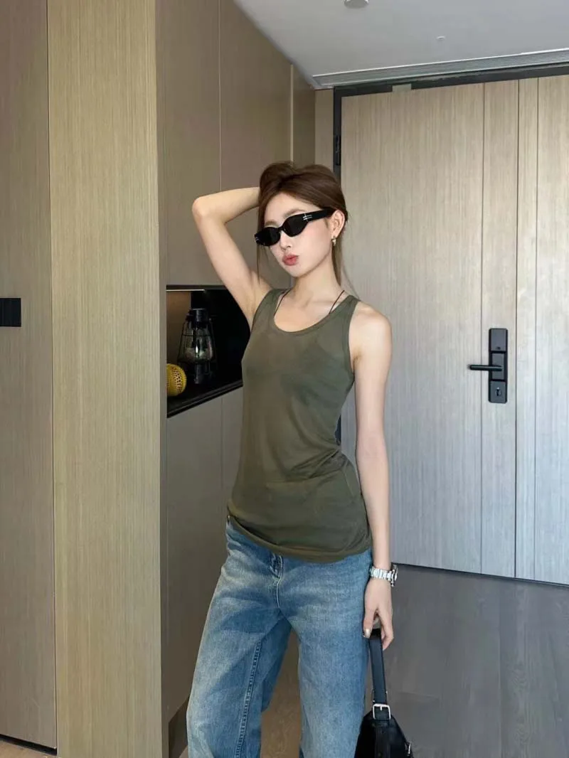 

Casual style women's vest, fashionable, exquisite, simple, lightweight, breathable, small and sexy knitted vest base shirt