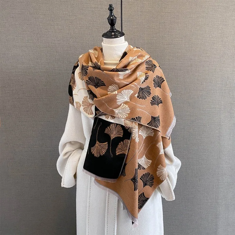 

Autumn and Winter New Vintage Ginkgo Leaf Jacquard Scarf for Women, Imitation Cashmere Thickened Warm Neck, Fashionable Shawl
