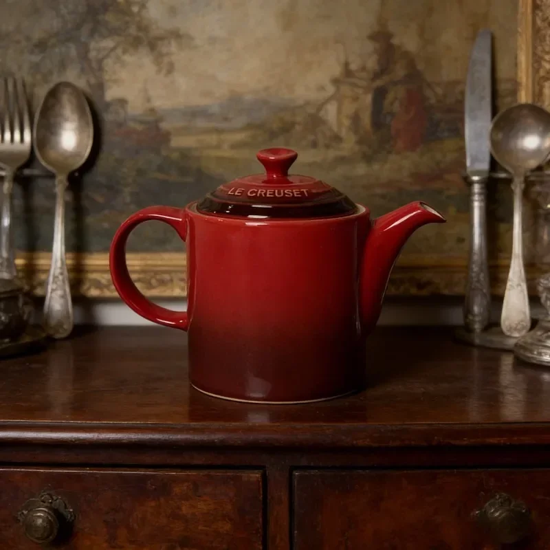 Le Creuset 1.3L Stoneware Teapot, Classic Cerise Ombre Glaze Tea Pot with Ergonomic Handle, Porcelain Teapot for Home Kitchen