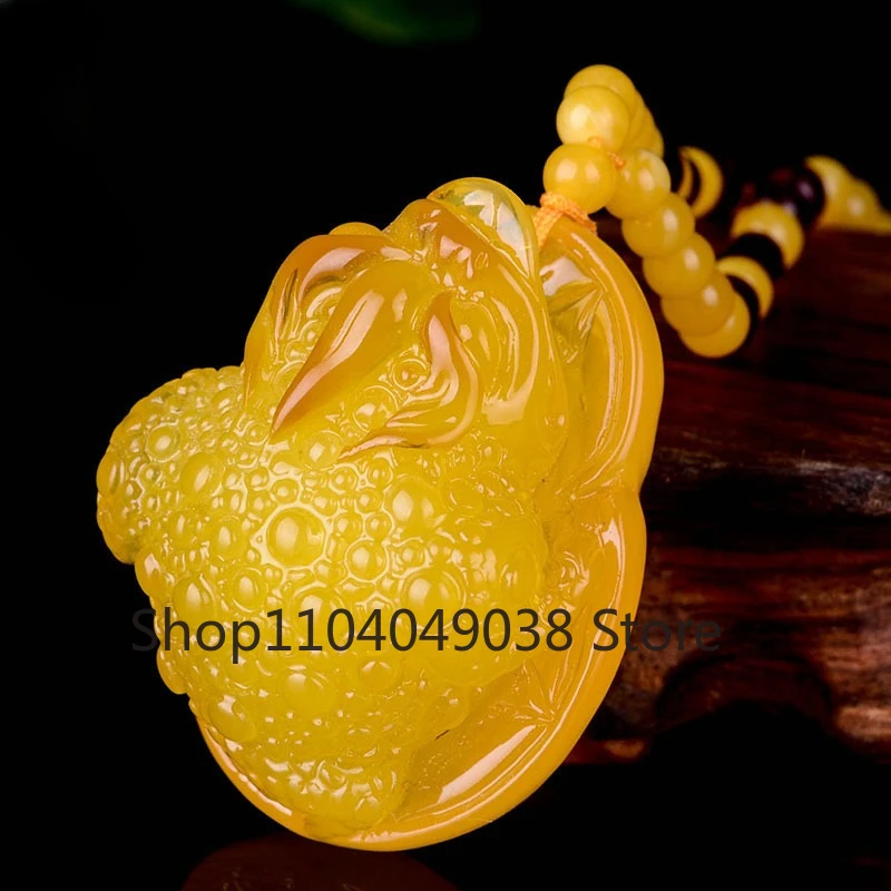 Honey Wax Pendant Pixiu Men's and Women's Amber Chicken Oil Gold Toad Necklace Women Pendant Jewelry