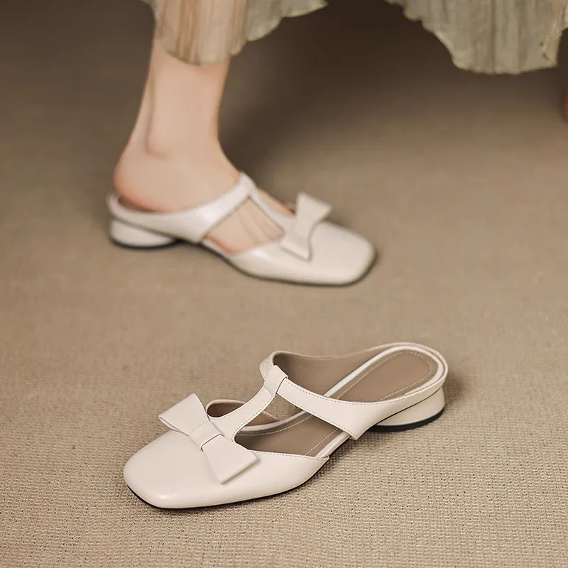 The New Summer Style of Square-toed Low-heeled Thick-heeled One-legged Flip-flops and Sandals for Women Wearing in Baotou