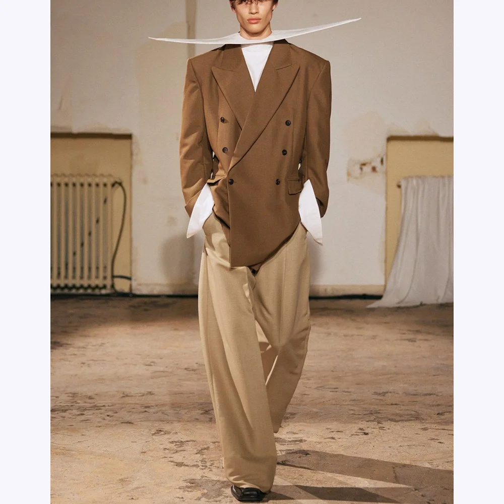 

Высококачественный мужской костюм из двух предметов с пиковыми лацканами, свободная куртка, брюки, повседневная модель, шоу, социальный клуб, мужской комплект по индивидуальному заказу