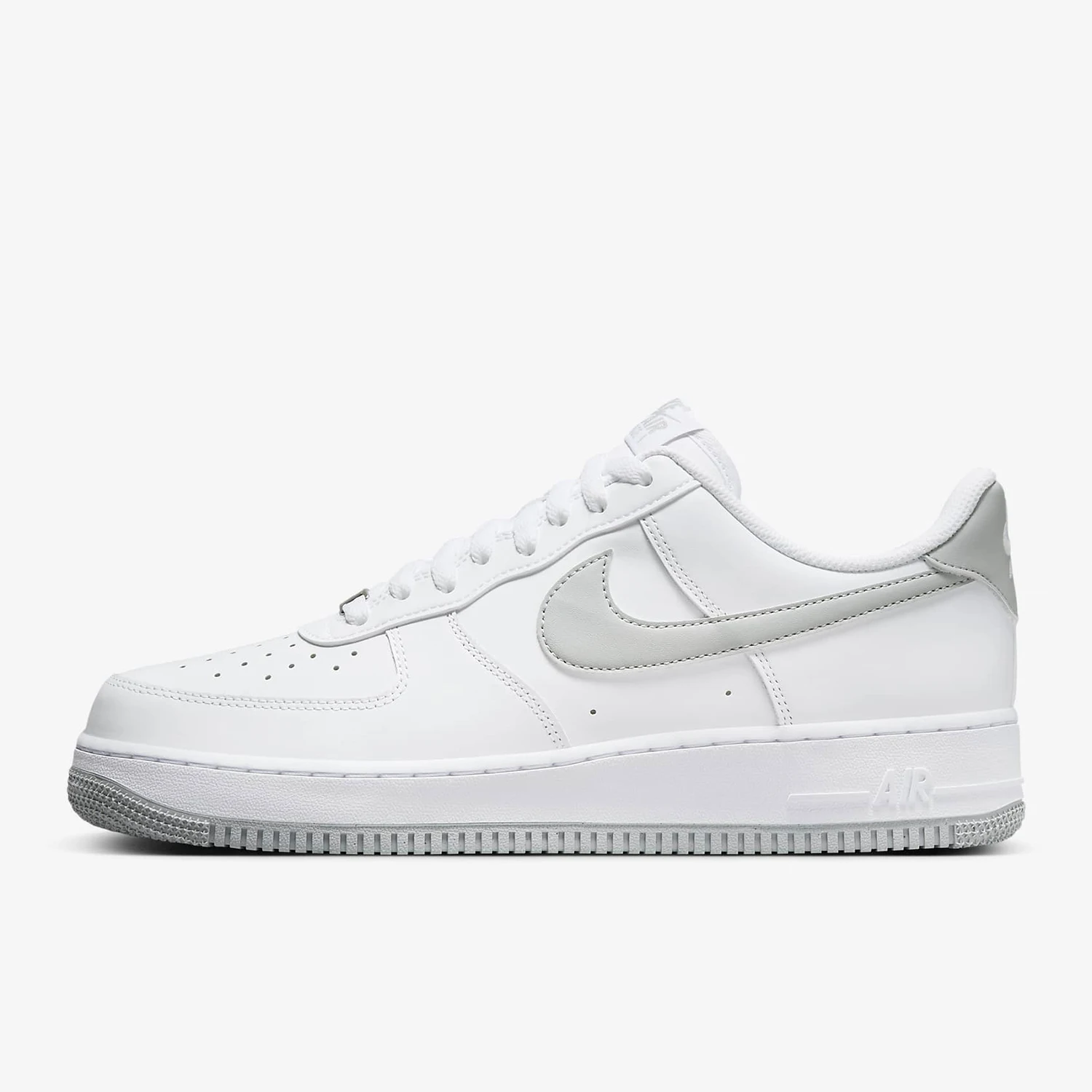 حذاء Nike الرسمي الأصلي Air Force 1 '07 للرجال كاجوال مسامي ومقاوم للاهتراء FJ4146-100