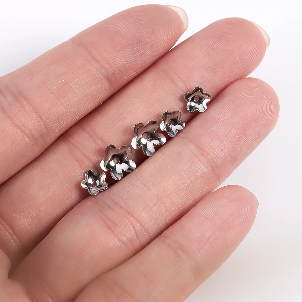 30/50/100 قطعة الفولاذ المقاوم للصدأ زهرة حبة نهاية قبعات لصنع المجوهرات التطريز خرزة مباعدة قبعات DIY بها بنفسك اكسسوارات