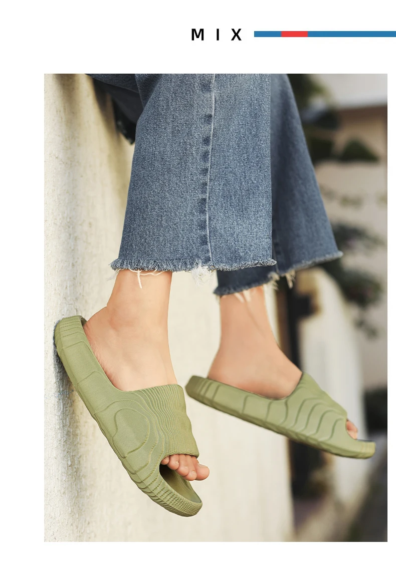 Man Fashion Sandals Solid Beach Slippers Summer Non Slip Sandals Soft Unisex Slides Women Luxury Outdoor Ultralight Shoes
