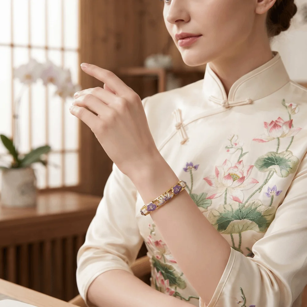 Hollow-Out Design Lotus Bracelet Gradient Color Elegant Design Hollow-Out Bracelet Open-End Style Sophisticated Style
