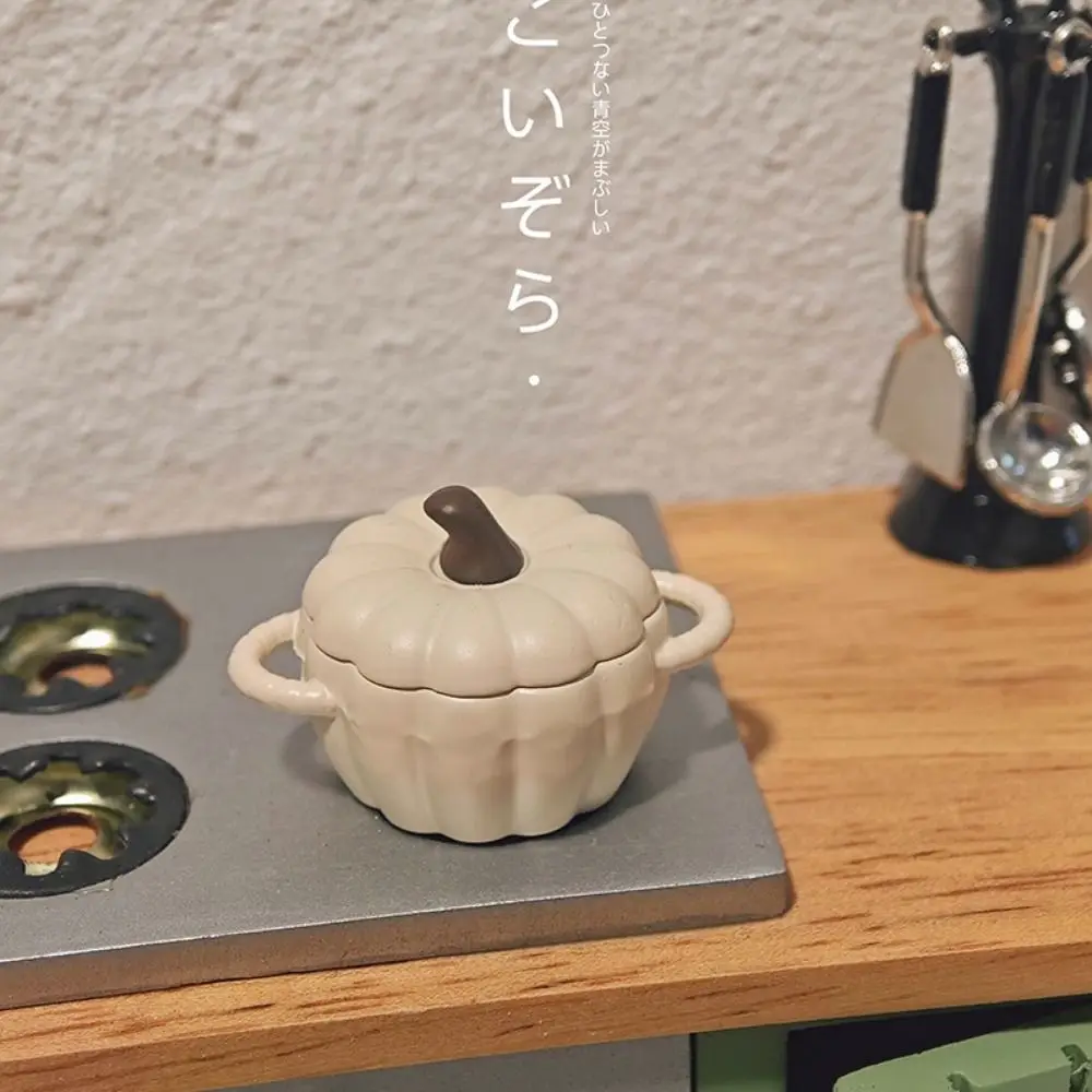 1/6 1/12 Lalka Mini Dyniowy Garnek do Zupy Wielokolorowy Mikro Krajobraz Ozdoba Miniaturowy Domek dla Lalek Kuchnia Stop