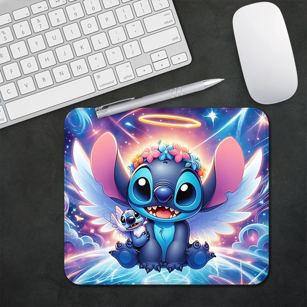 Cute Anime Couple Stitch Gaming Mouse Pad XS Small Mousepad For PC Gamer Desktop Decoration Office Mouse Mat Deskmat Rug