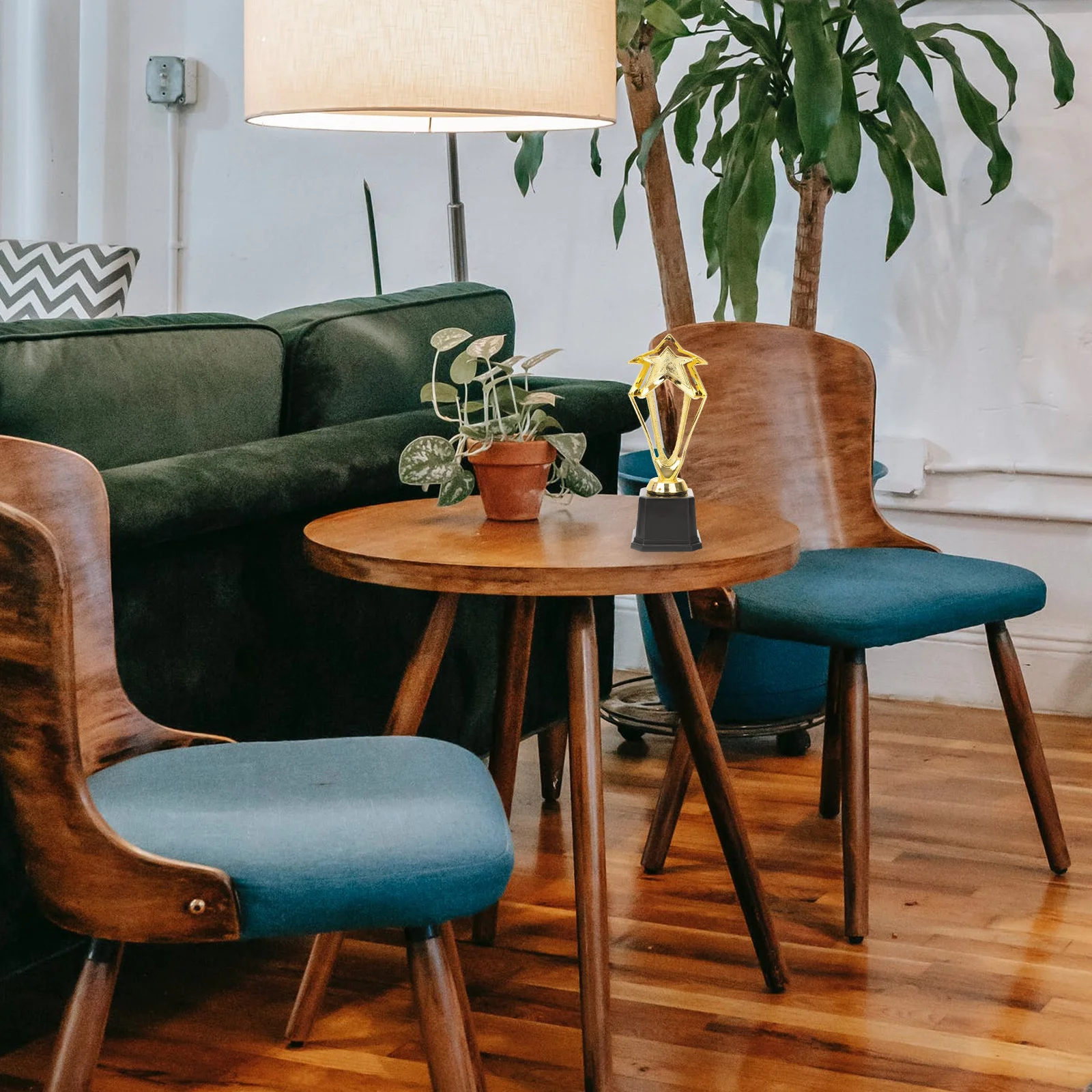 

Golden 20.5cm Star Design Trophy Award Party Favor Contestant Prizes Classroom Rewards Celebration Gift Golden Award Trophy