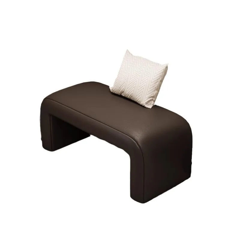 Wear shoes at the door the cabinet is integrated into bedroom end of the bedand door to change shoes.