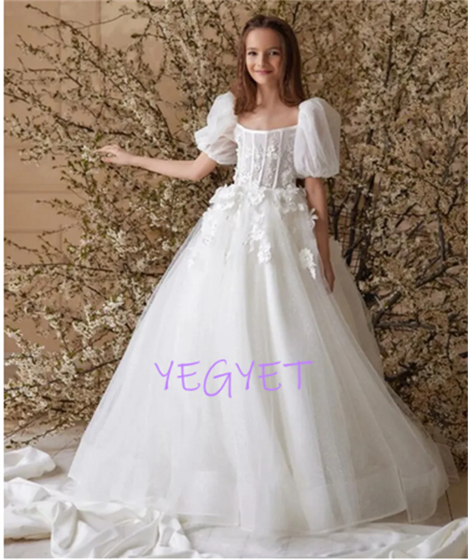 

Glitter Tulle Princess Flower Girl Dress Lace Appliques Square Neck Short Sleeves Kids First Communion Dress Party Prom Gown