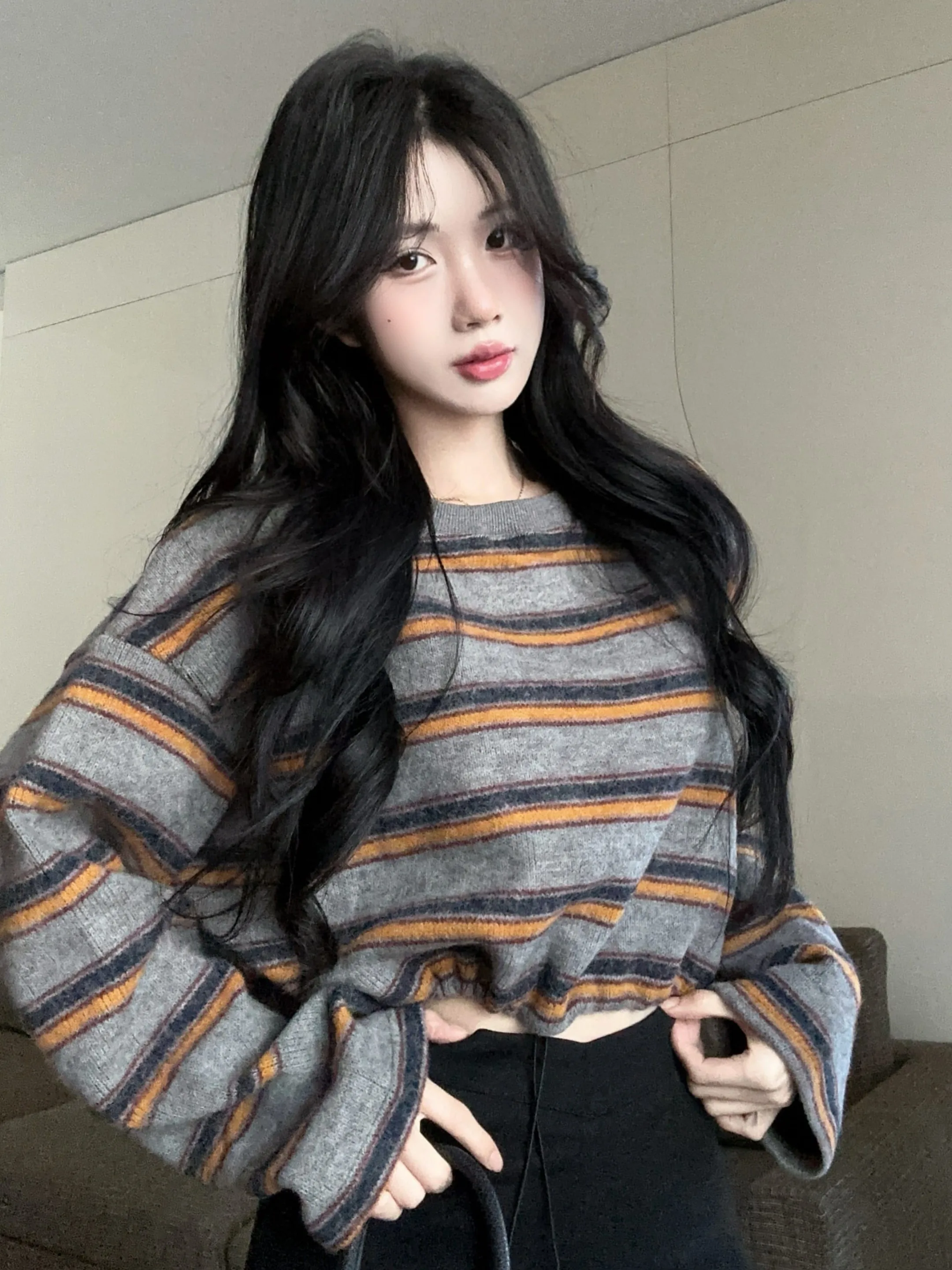 Maglione Retro a Righe con Contrasto di Colore per Donna, Autunno Inverno, Stile Casual e Comodo, Manica Lunga, Bellissimo Outfit...