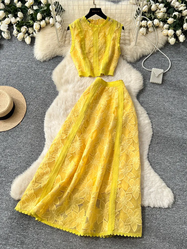 

French Lace Hollow Out Versatile Sleeveless Two Piece Set Women 2026 Summer Temperament Luxury Vest +Skirt Lady Set Party Wear