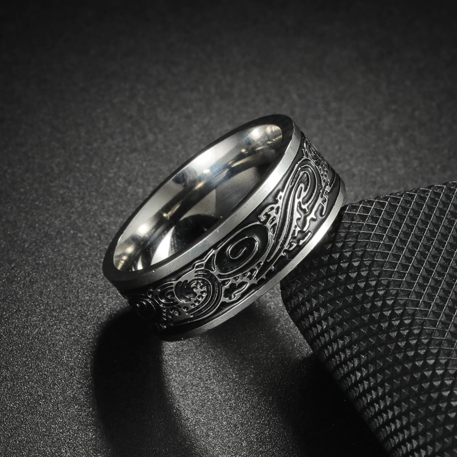 Retro Titanium Steel Ring With Pattern Of Celtic Triangle Knot Demon Eye Old Tang Grass Pattern Men's Women Ring Jewelry view 3
