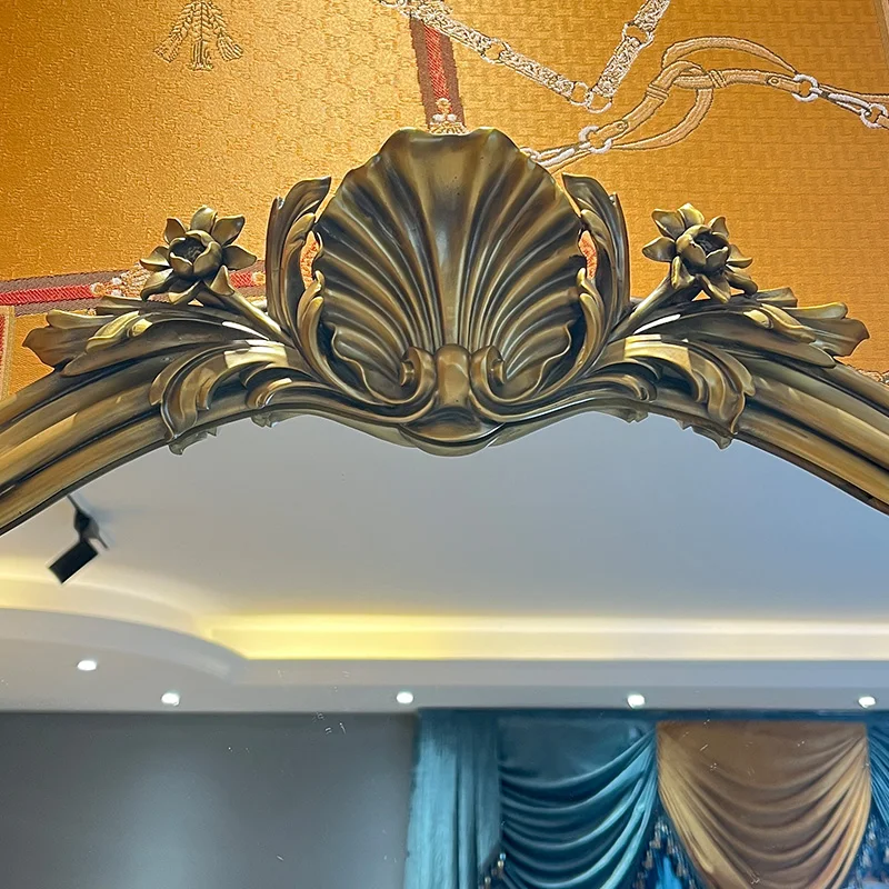 European retro decorative hand-carved brass crafts