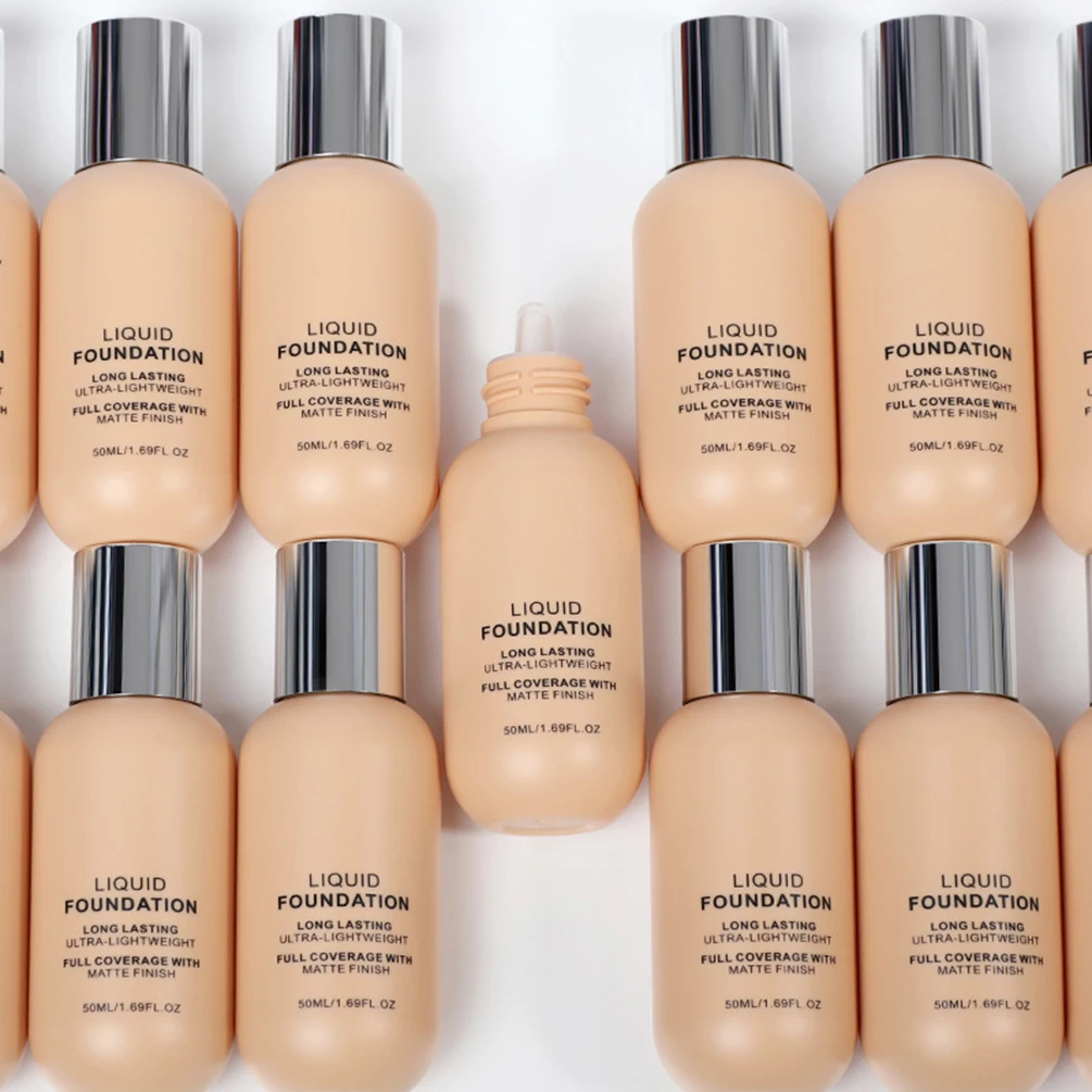 Fondotinta liquido con etichetta privata da 50 ml Logo personalizzato Biberon sfuso BB Cream Correttore Copertura completa Trucco opaco Vegan all'ingrosso