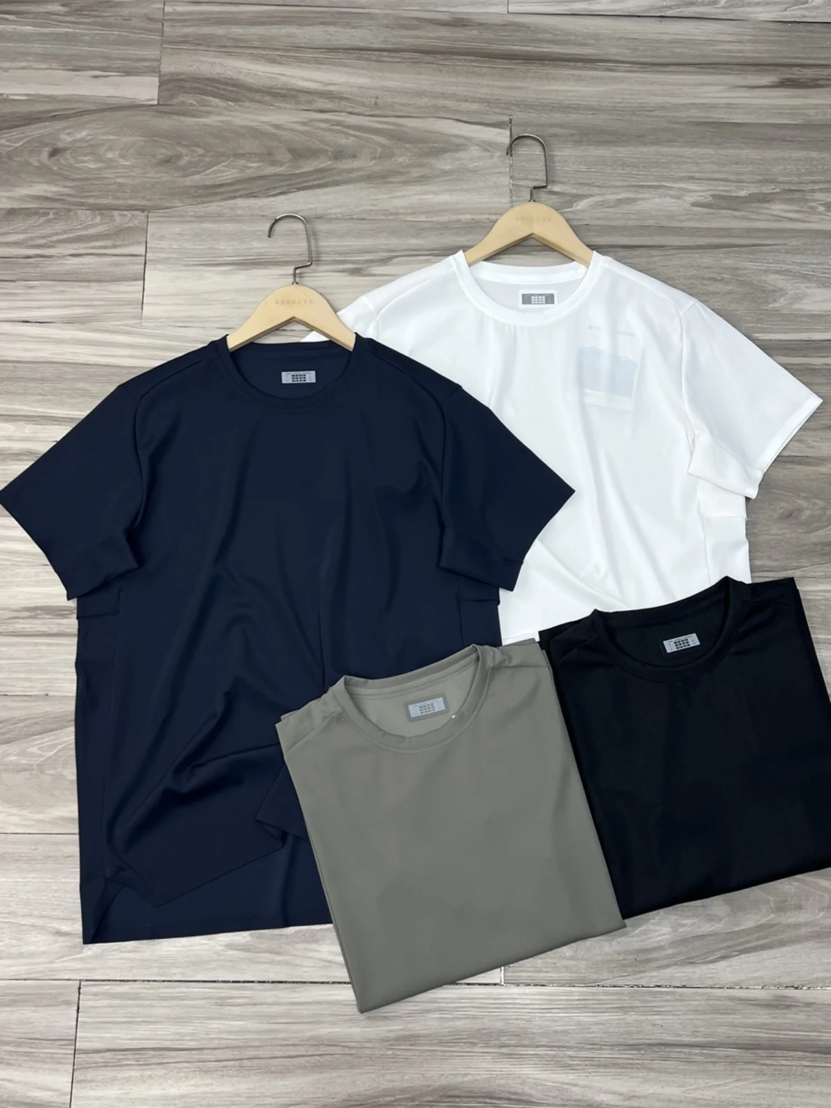 

Мужская футболка из ледяного шелка с круглым вырезом и коротким рукавом, быстросохнущая, дышащая, для активного отдыха, без следов от швов, в плоском стиле